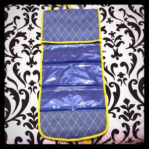 Hanging cosmetics organizer